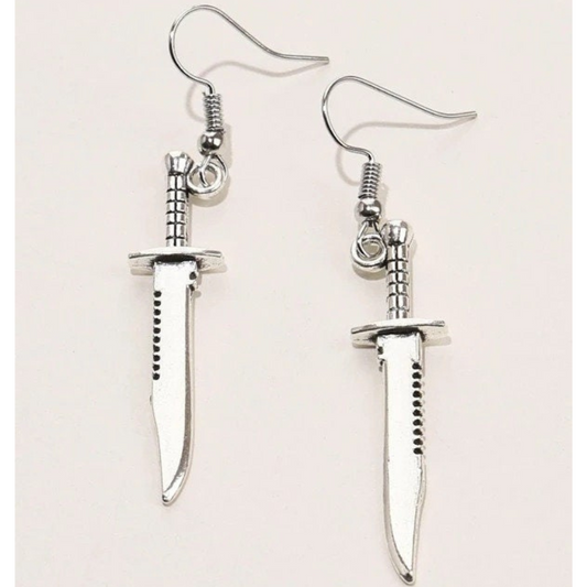 ANIMAE KNIFE EARRINGS