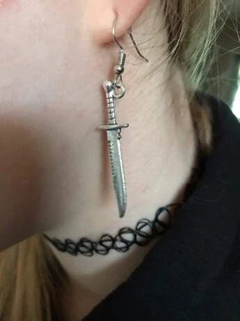 ANIMAE KNIFE EARRINGS