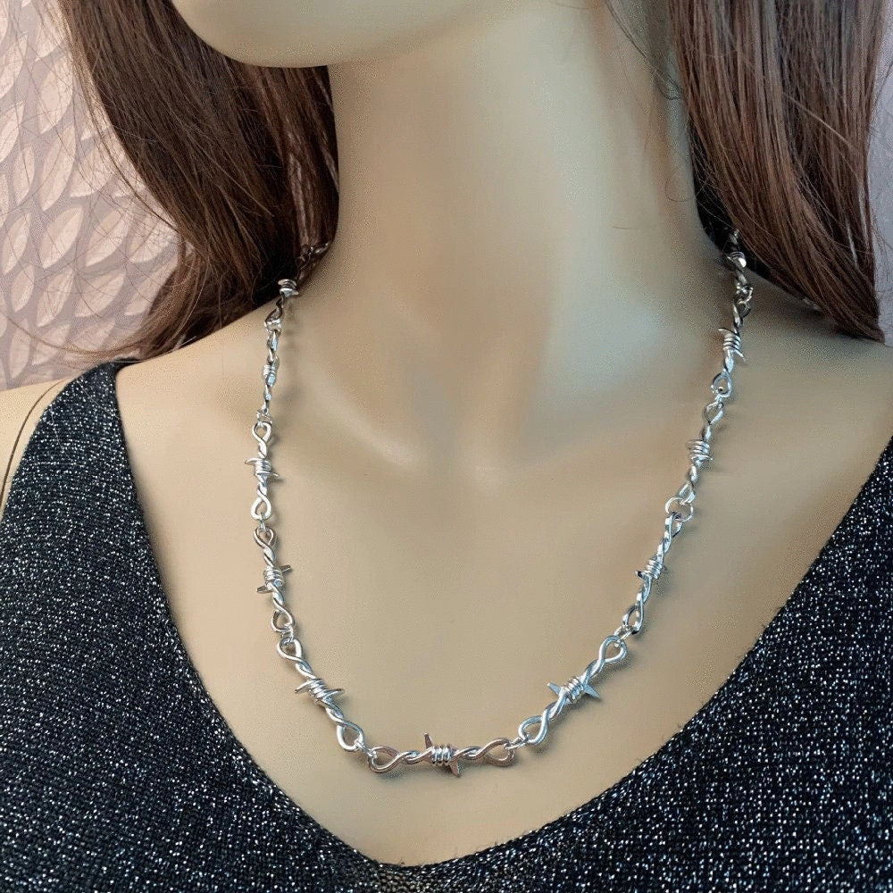 Barbed Wire Necklace Spike