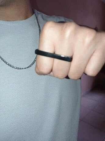 Black knuckle Ring